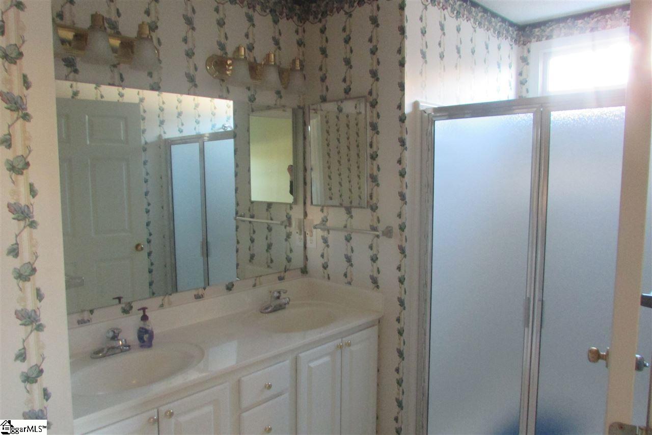 11 Stone Meadow Road Greenville, SC 29615 - Photo 14 of 36 Gallery Image 14