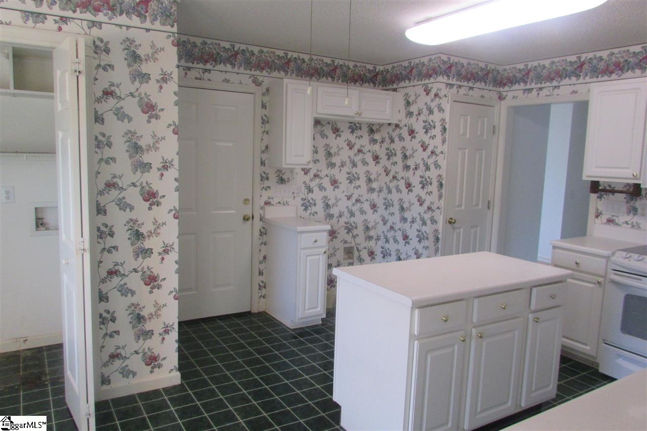 11 Stone Meadow Road Greenville, SC 29615 - Photo 7 of 36 Gallery Image 7