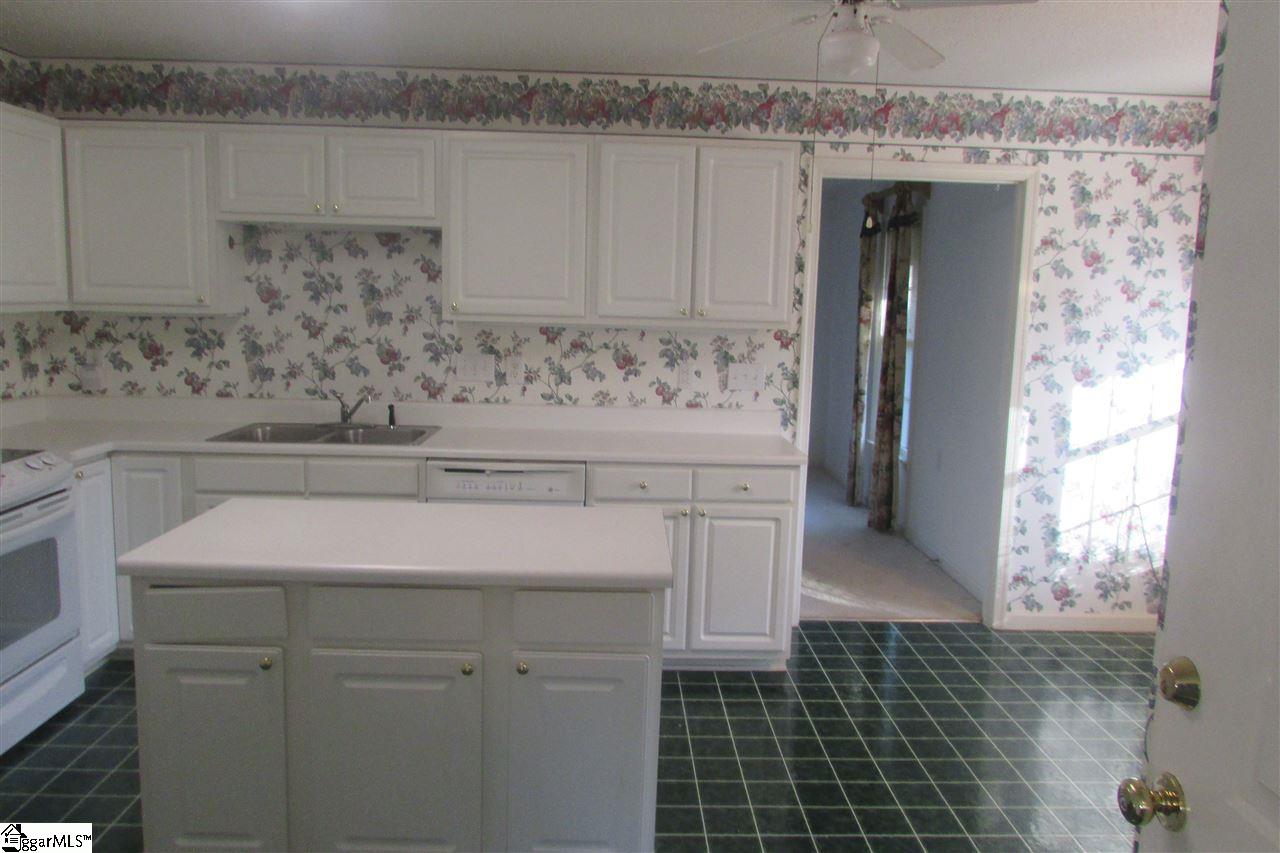 11 Stone Meadow Road Greenville, SC 29615 - Photo 8 of 36 Gallery Image 8