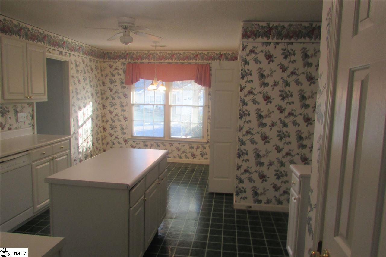 11 Stone Meadow Road Greenville, SC 29615 - Photo 9 of 36 Gallery Image 9