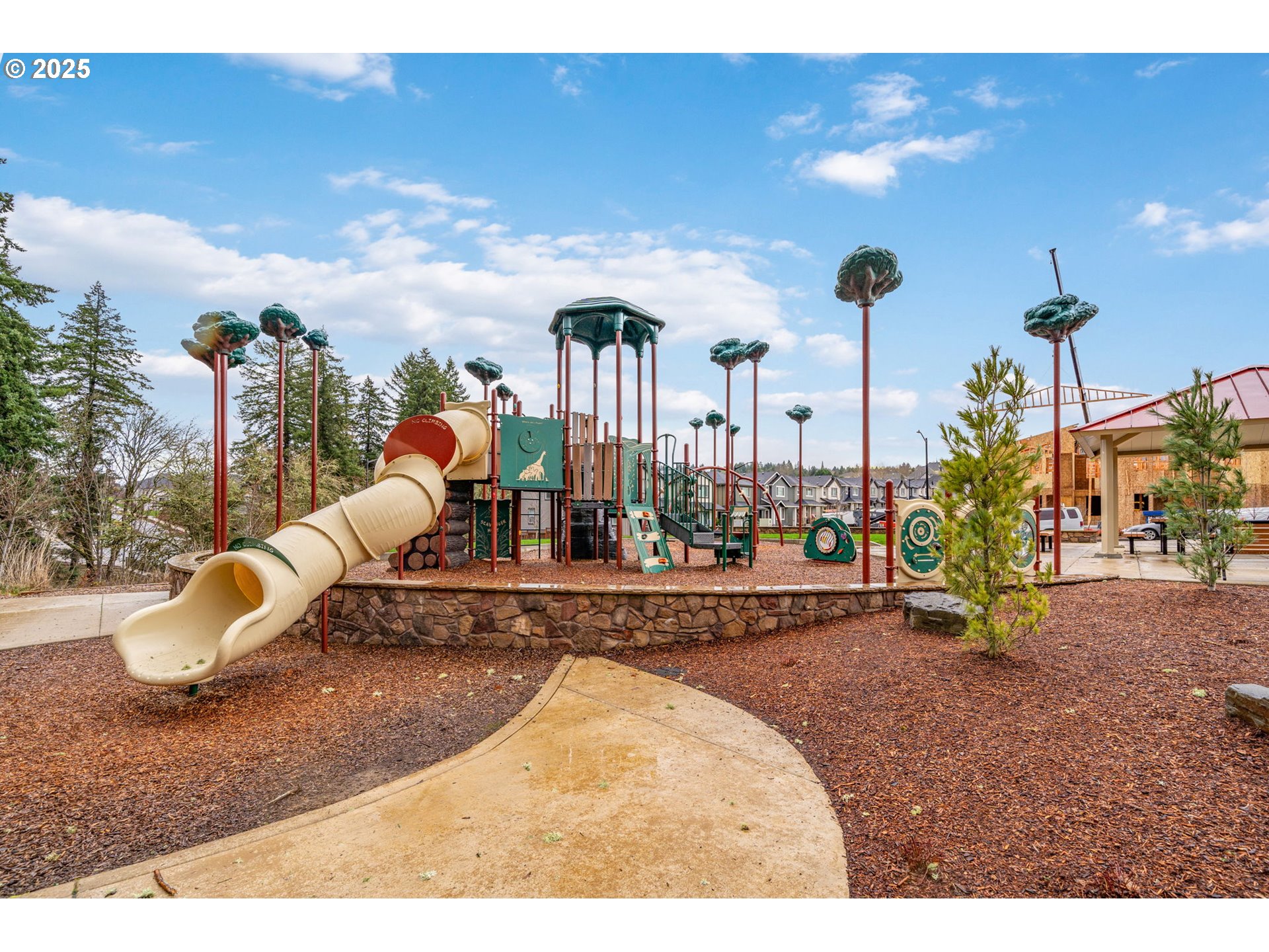 16719 Southwest Beemer Lane Portland, OR 97224 - Photo 41 of 47 a view of a living room and kitchen