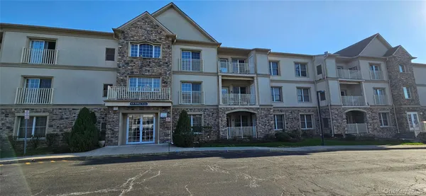 $549,000 | 24 North De Baun Avenue, Unit 303, Suffern, NY 10901