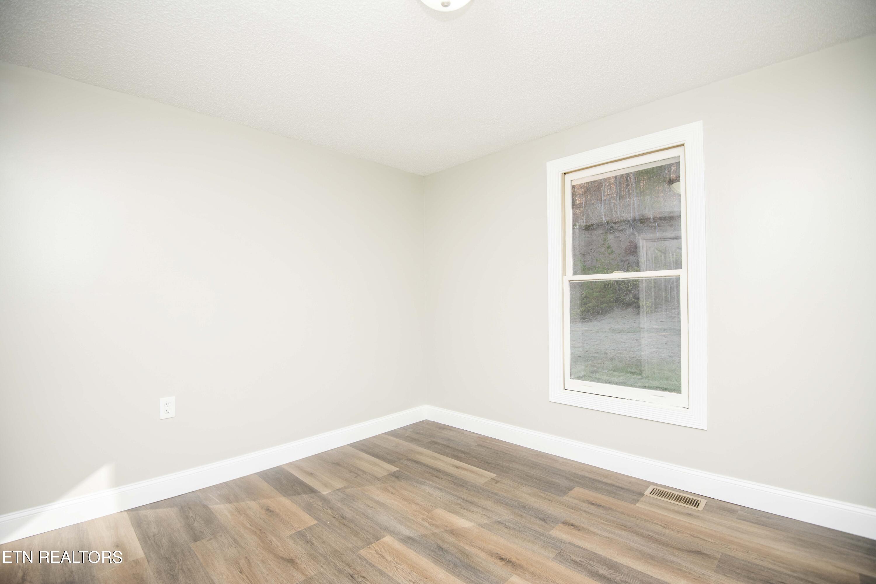 441 Johnson Road Maynardville, TN 37807 - Photo 27 of 45 second bed 2_1
