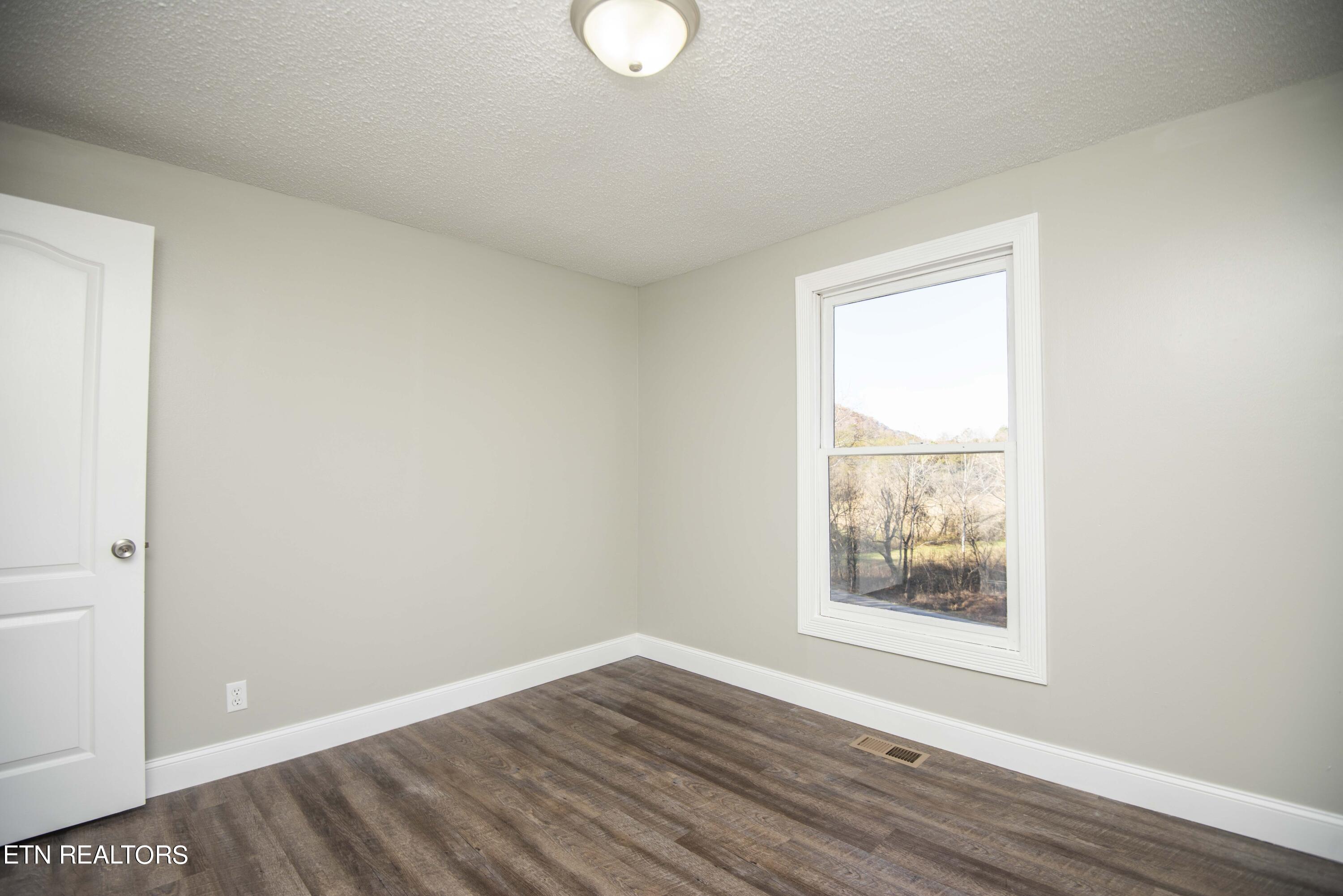441 Johnson Road Maynardville, TN 37807 - Photo 33 of 45 third bed 1_1