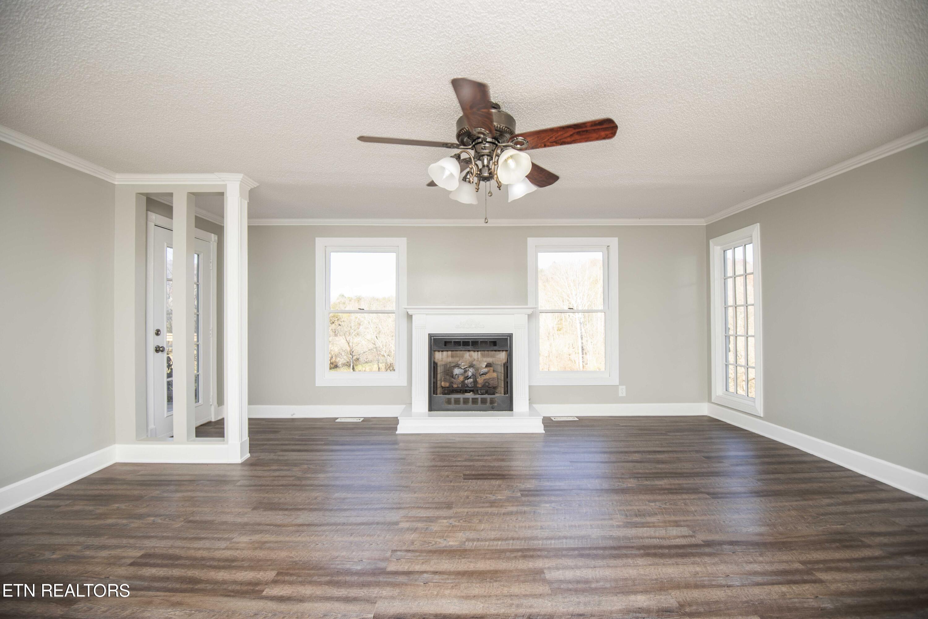 441 Johnson Road Maynardville, TN 37807 - Photo 5 of 45 living_1