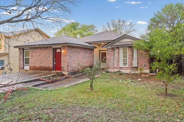 $2,200 | 158 Oak River Drive, Cedar Creek, TX 78612