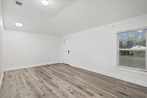 $2,200 | 158 Oak River Drive, Cedar Creek, TX 78612