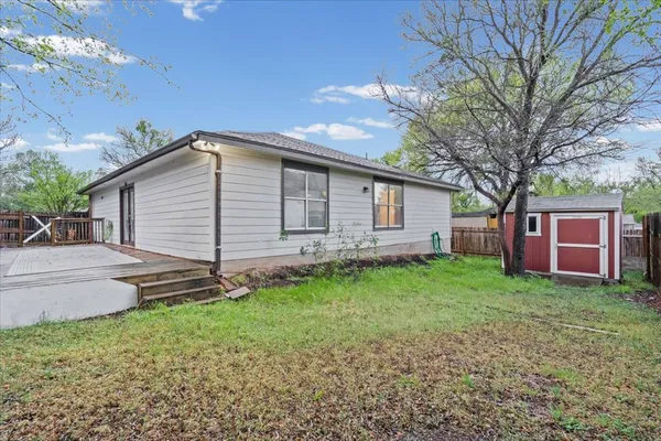 $2,200 | 158 Oak River Drive, Cedar Creek, TX 78612