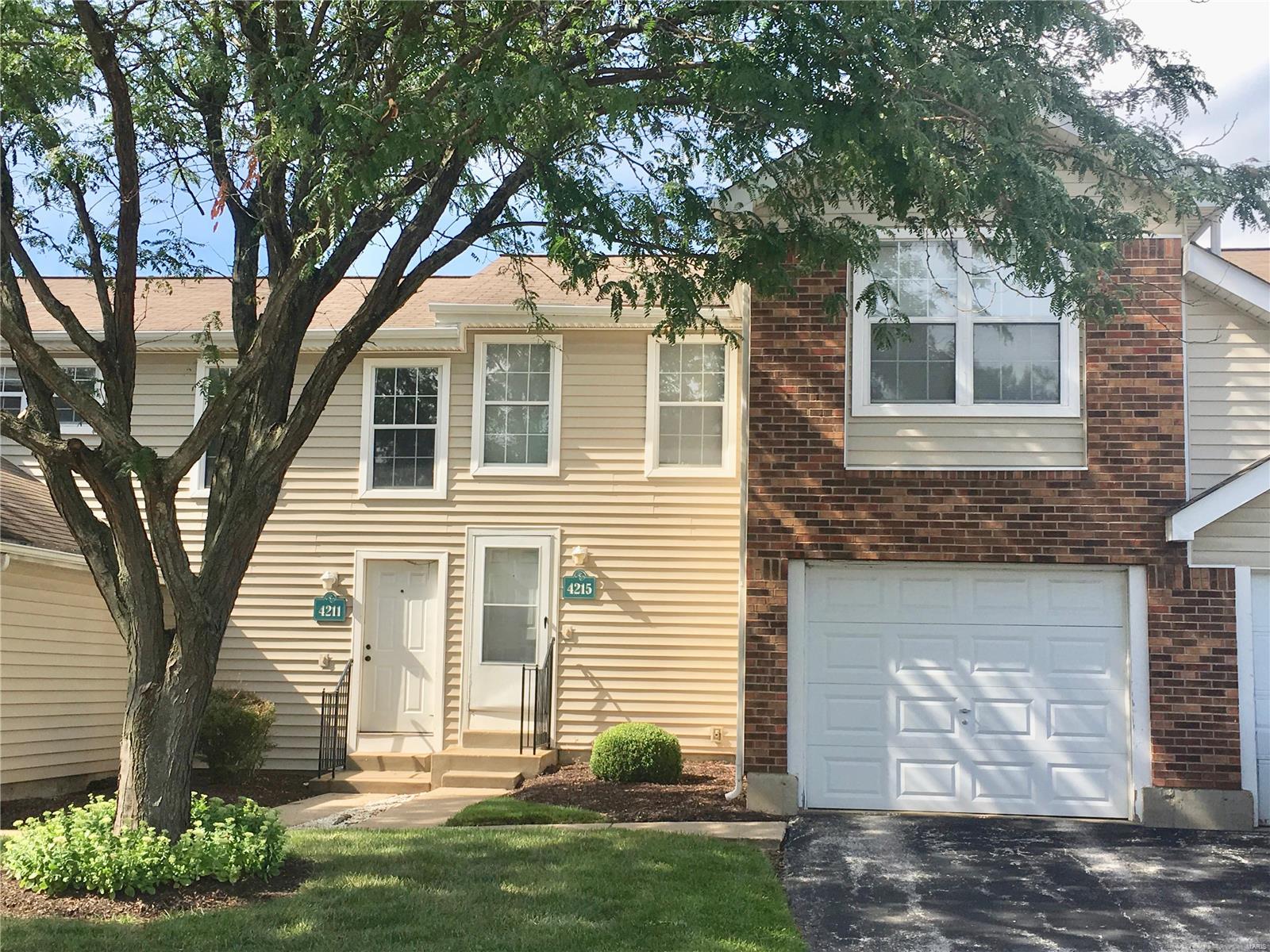 4215 Inlet Isle Drive Florissant, MO 63034 - Photo 2 of 26