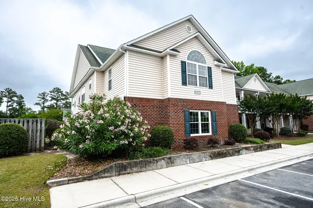 $249,900 | 1422 Willoughby Park Court, Unit 5, Wilmington, NC 28412