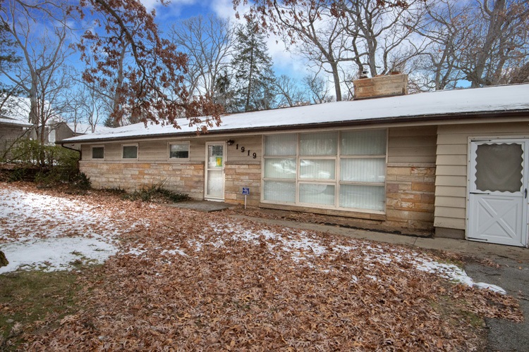 1919 Edison Road South Bend, IN 46637 - Photo 6 of 36 Gallery Image 6