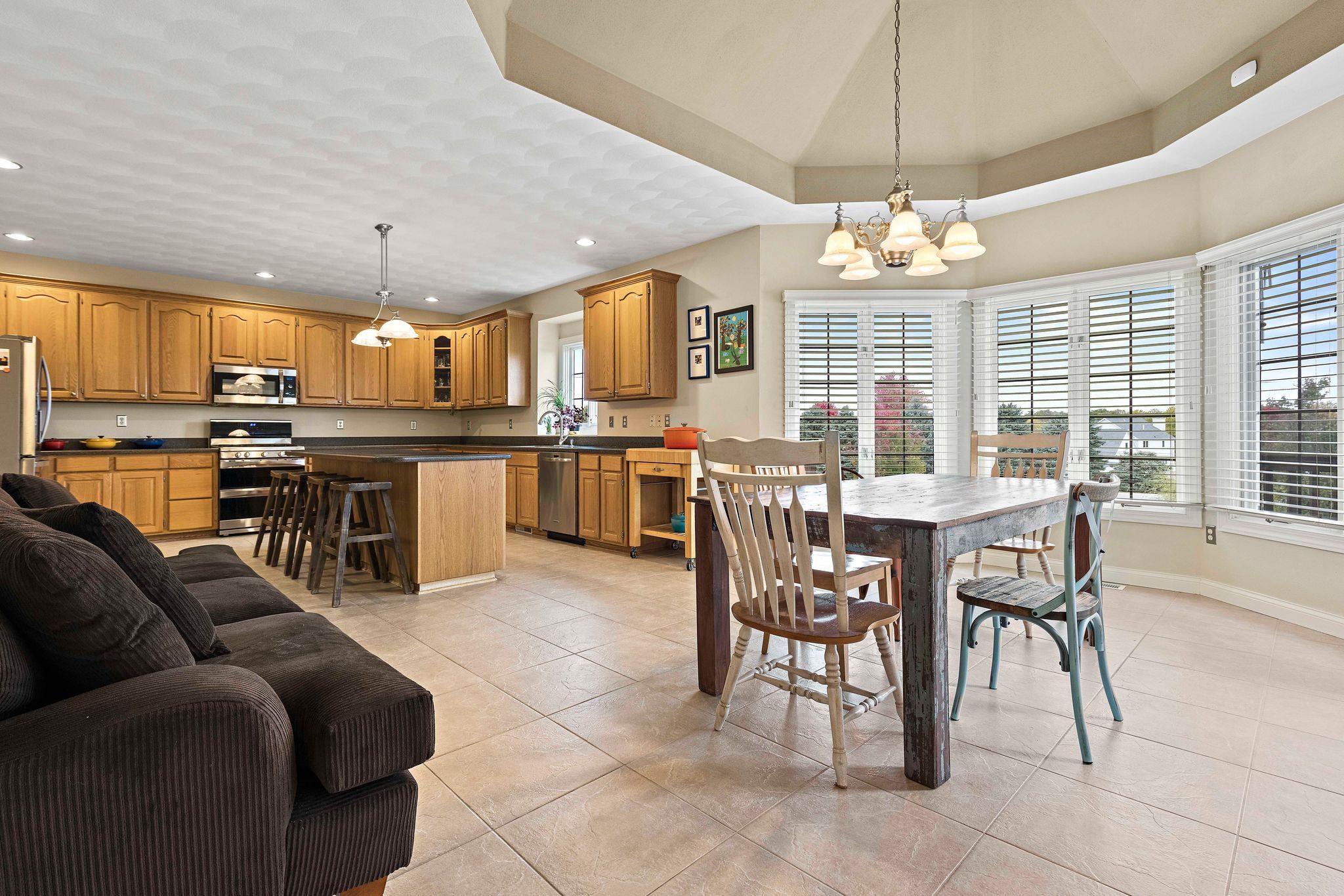 11552 Ridgecrest Drive Roscoe, IL 61073 - Photo 9 of 38 Gallery Image 9
