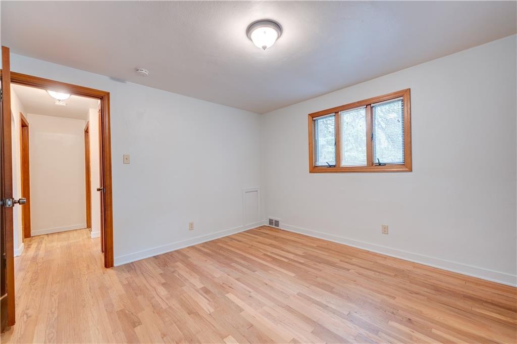 1044 Hastie Road Pittsburgh, PA 15234 - Photo 11 of 24 Gallery Image 11