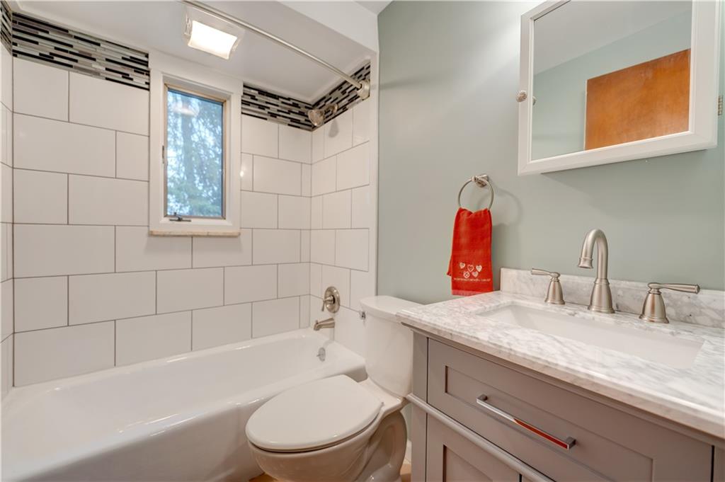 1044 Hastie Road Pittsburgh, PA 15234 - Photo 15 of 24 Gallery Image 15