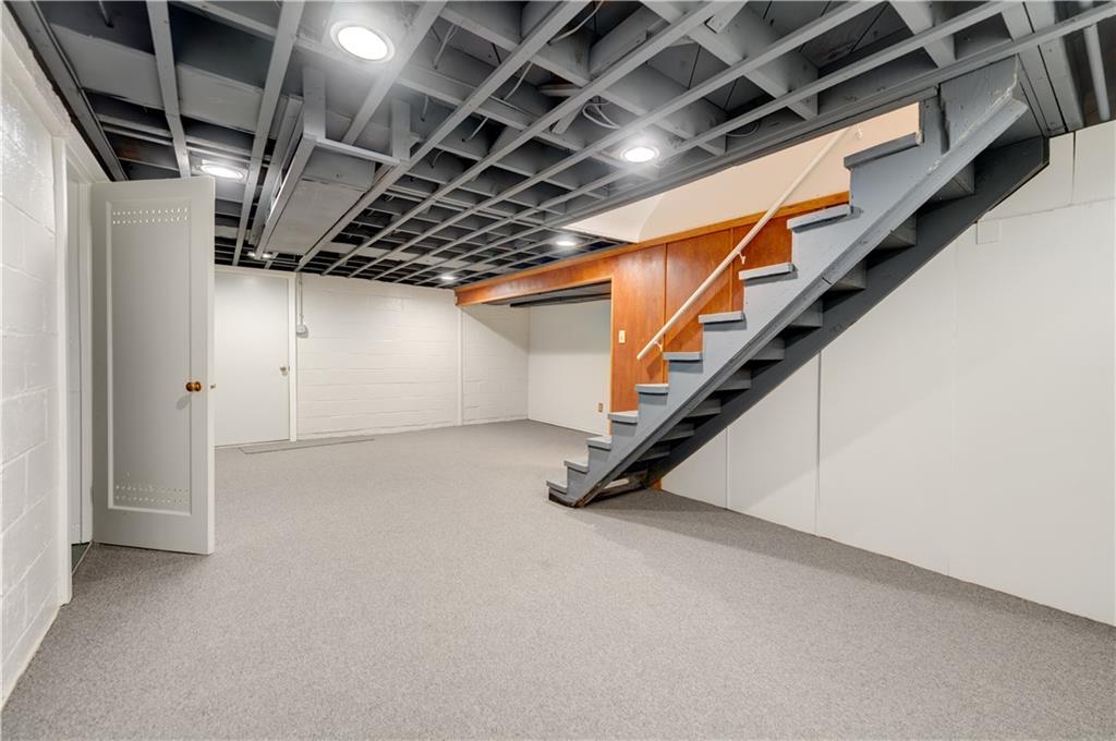 1044 Hastie Road Pittsburgh, PA 15234 - Photo 17 of 24 Gallery Image 17