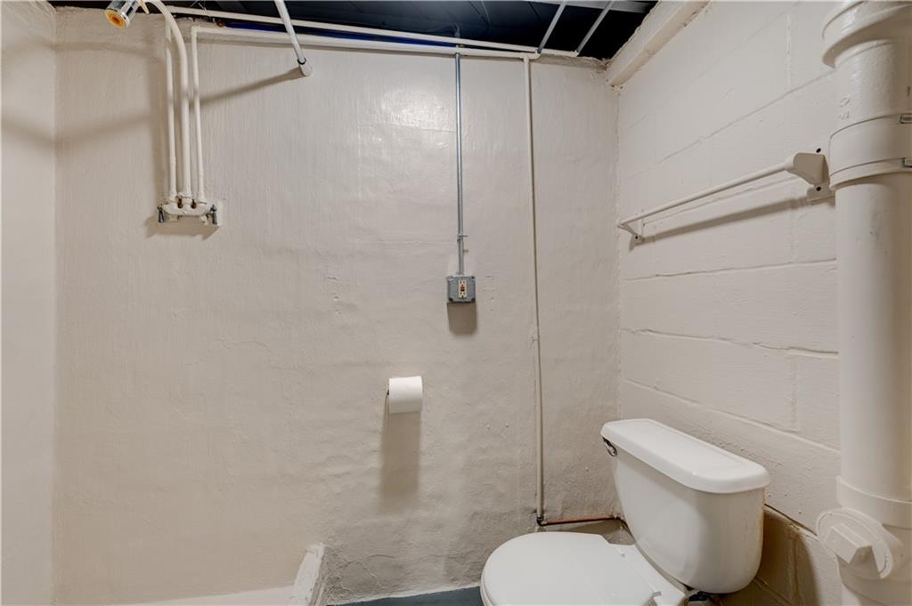 1044 Hastie Road Pittsburgh, PA 15234 - Photo 21 of 24 Gallery Image 21