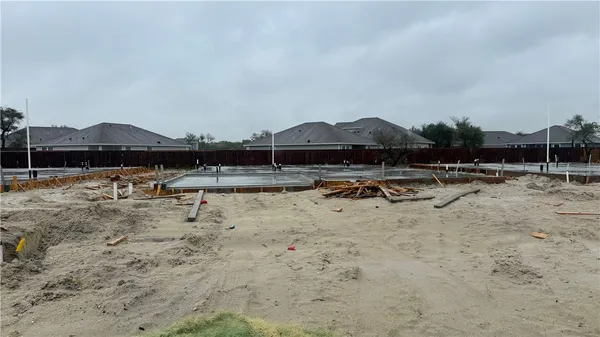 $300,900 | 141 Grenada Drive, Rockport, TX 78382