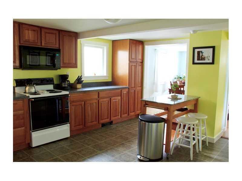 105 Romano Road South Portland, ME 04106 - Photo 4 of 19 Kitchen.