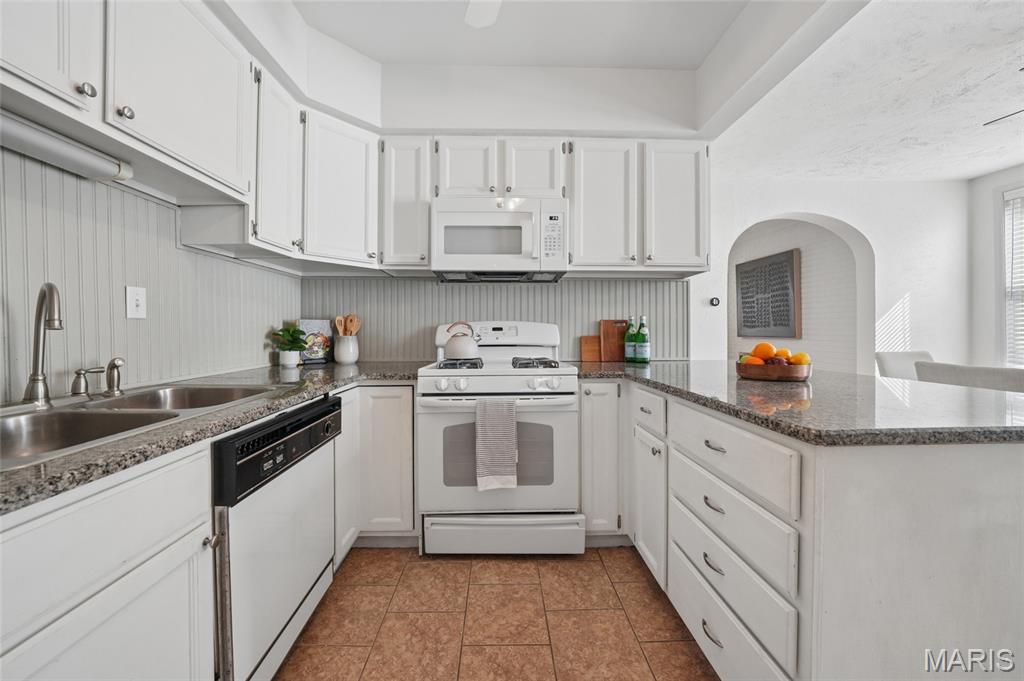1121 Ralph Terrace St. Louis, MO 63117 - Photo 14 of 29