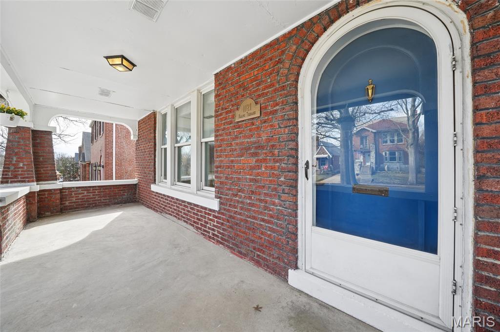 1121 Ralph Terrace St. Louis, MO 63117 - Photo 4 of 29
