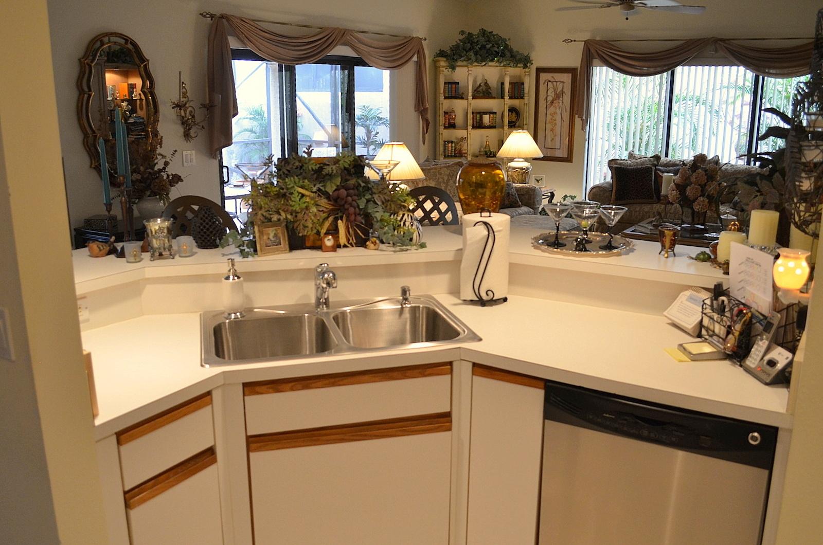 22813 Marbella Circle Boca Raton, FL 33433 - Photo 18 of 36 Kitchen