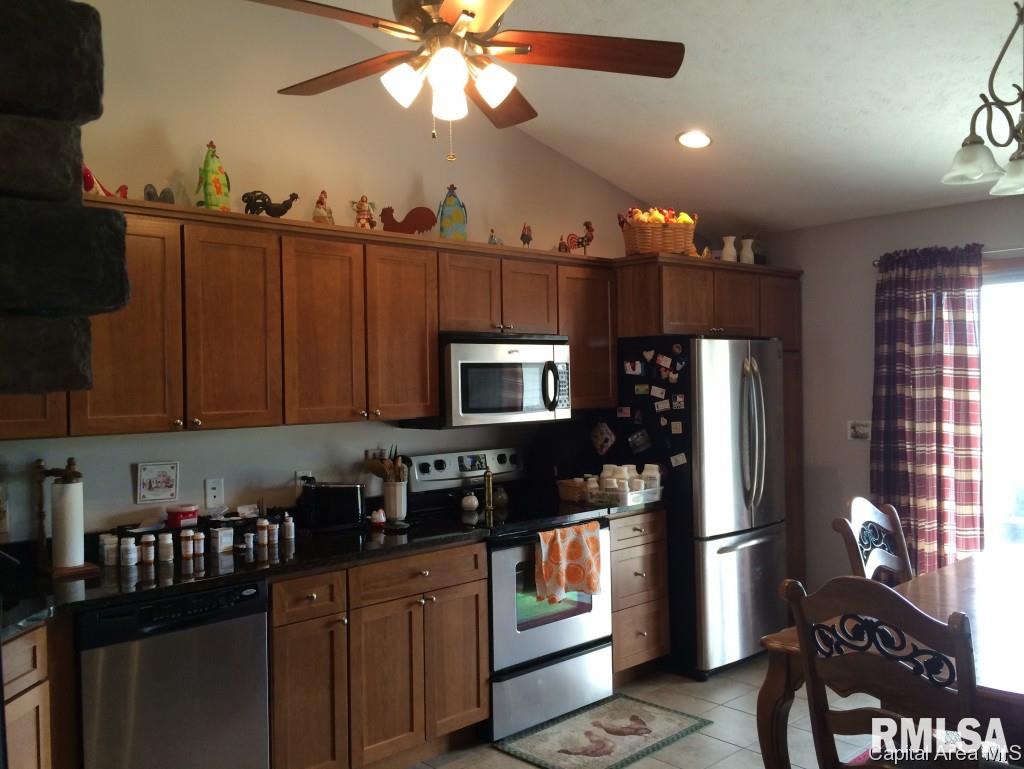 705 Heathrow Lane Rochester, IL 62563 - Photo 13 of 15
