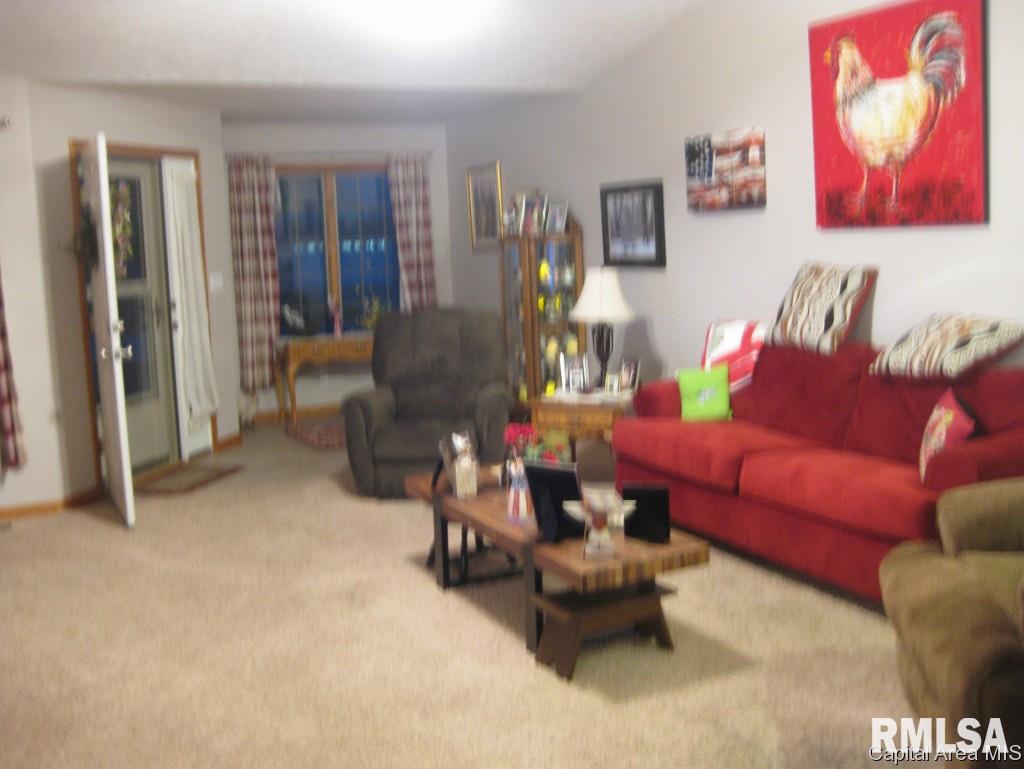 705 Heathrow Lane Rochester, IL 62563 - Photo 5 of 15