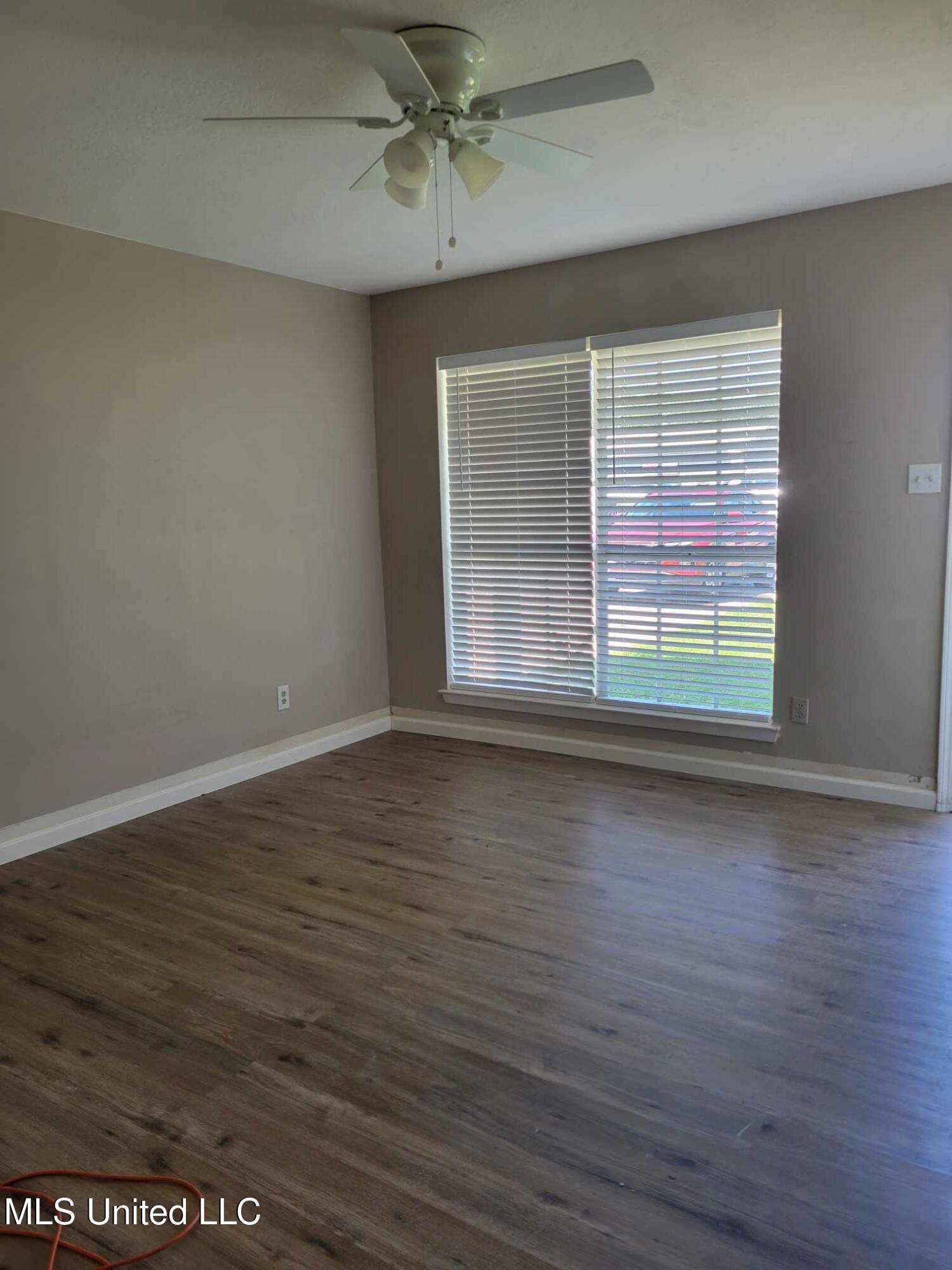 6208 Washington Avenue Ocean Springs, MS 39564 - Photo 12 of 12 445567853_1467184537219454_9191412981447