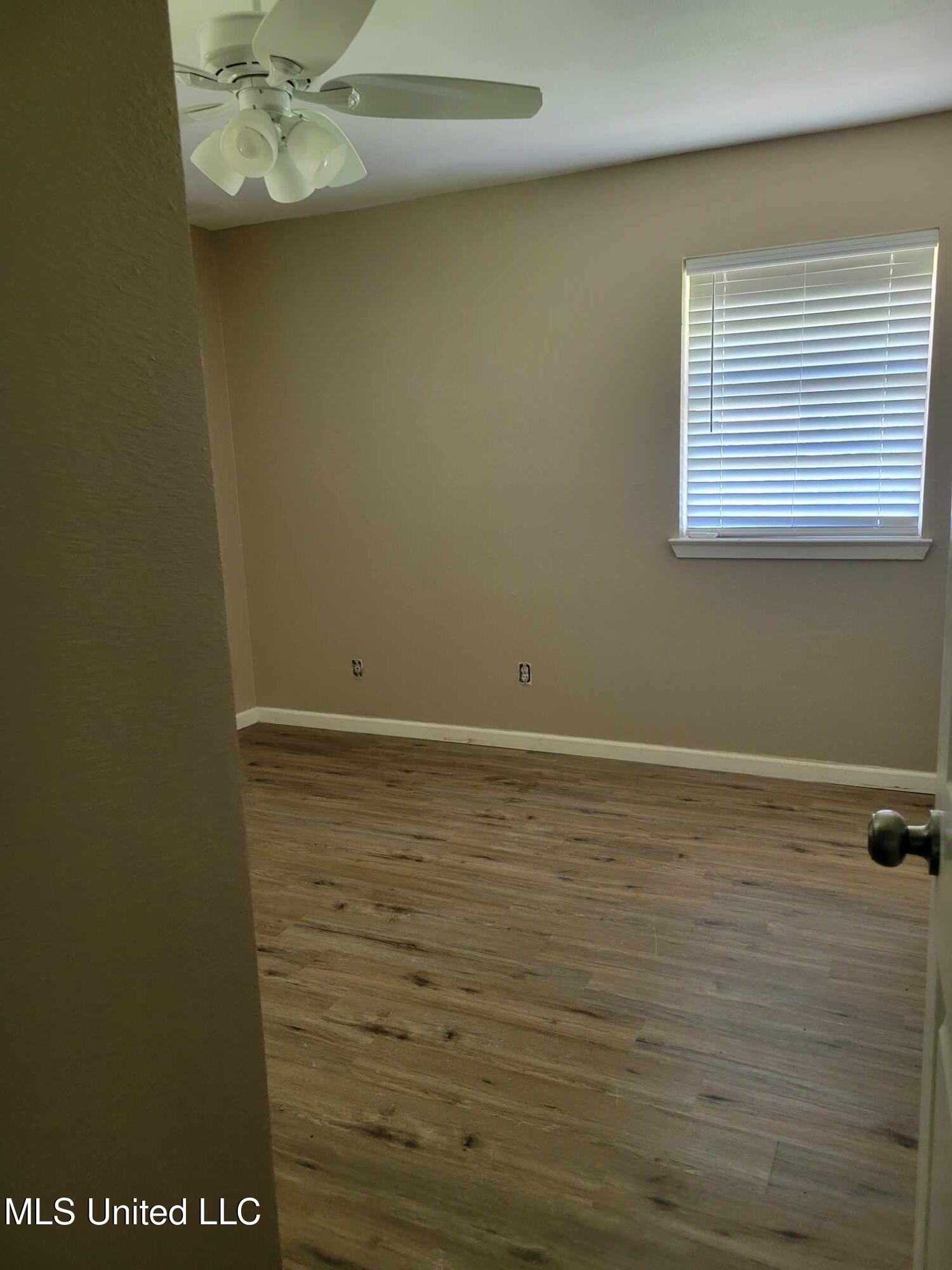 6208 Washington Avenue Ocean Springs, MS 39564 - Photo 2 of 12 441513672_3616917455235959_5215368671198