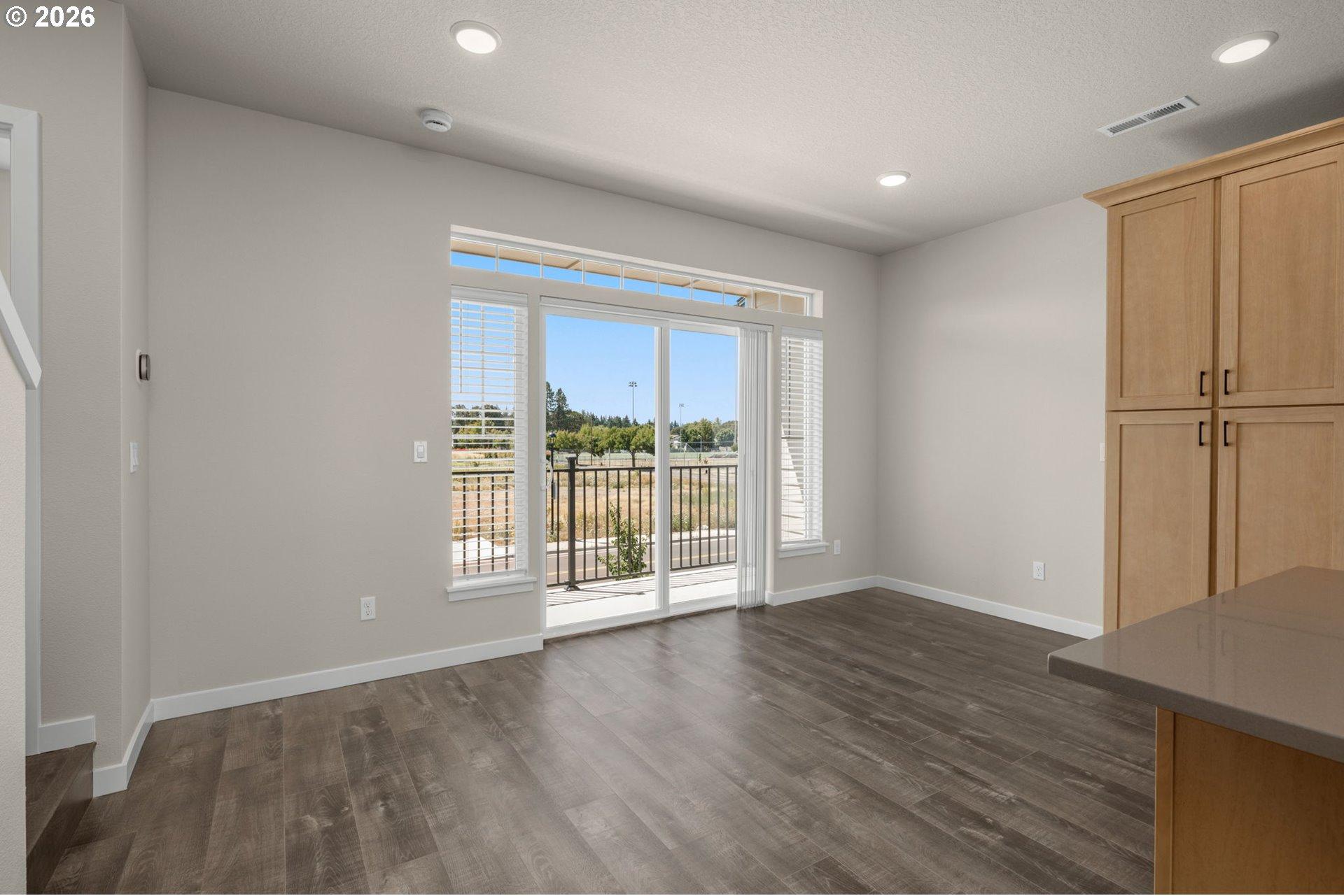 5073 Southeast Davis Road Hillsboro, OR 97123 - Photo 15 of 31 Gallery Image 15