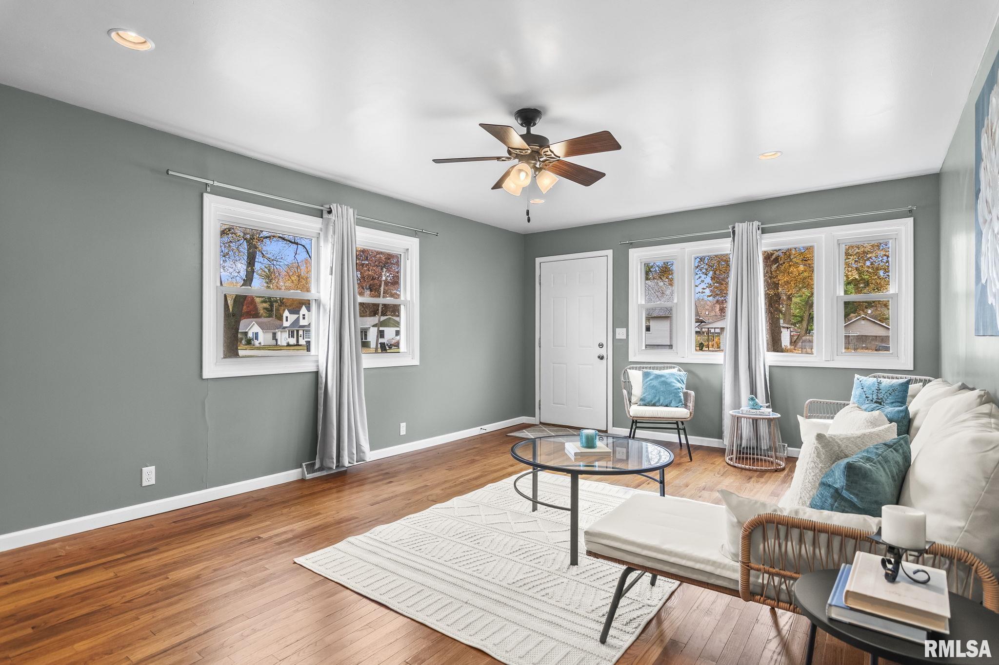 3163 Carman Avenue Springfield, IL 62703 - Photo 2 of 30