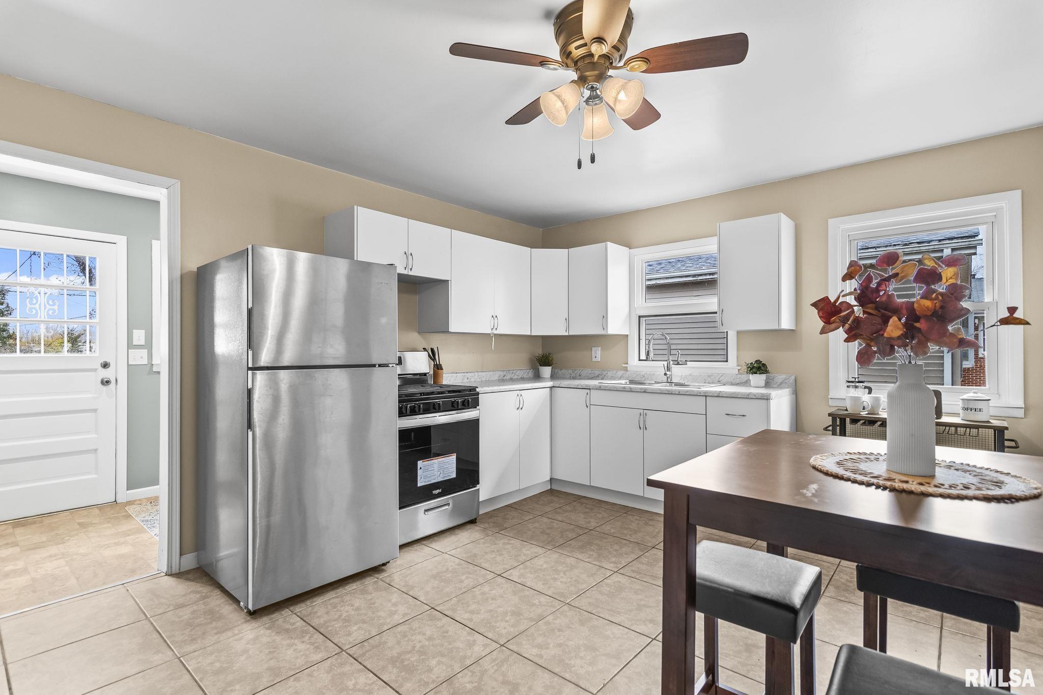 3163 Carman Avenue Springfield, IL 62703 - Photo 8 of 30