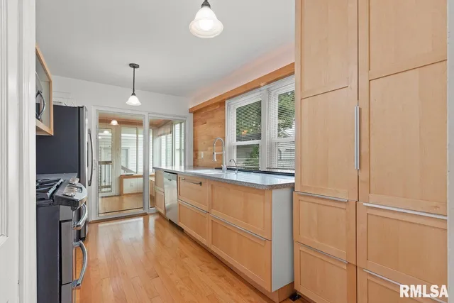 $1,600 | 5029 North Best Street, Peoria Heights, IL 61616