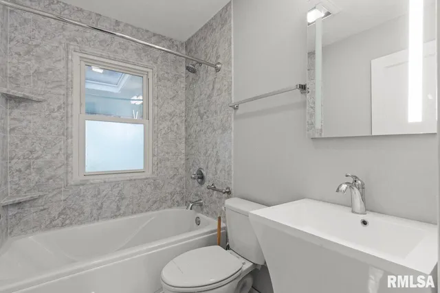 $1,600 | 5029 North Best Street, Peoria Heights, IL 61616