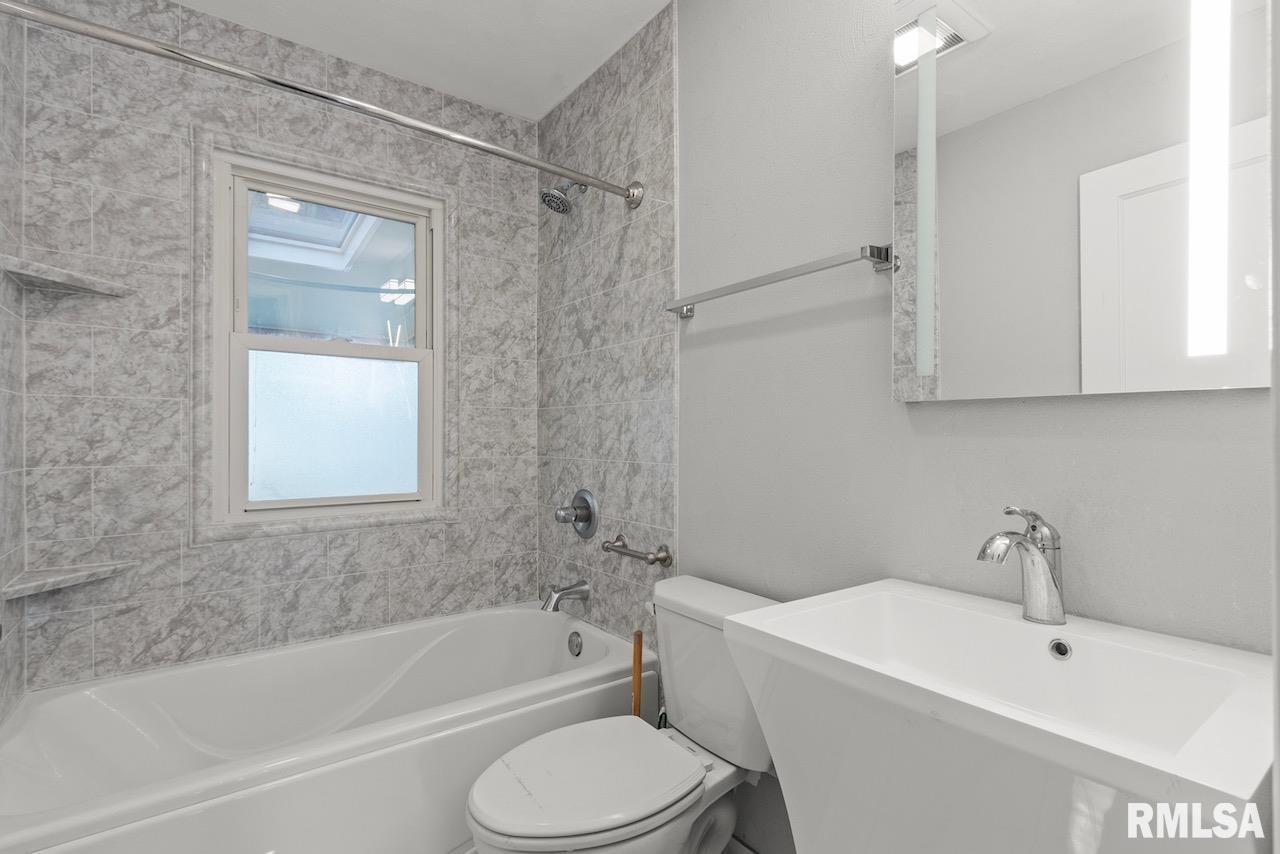 5029 North Best Street Peoria Heights, IL 61616 - Photo 16 of 31