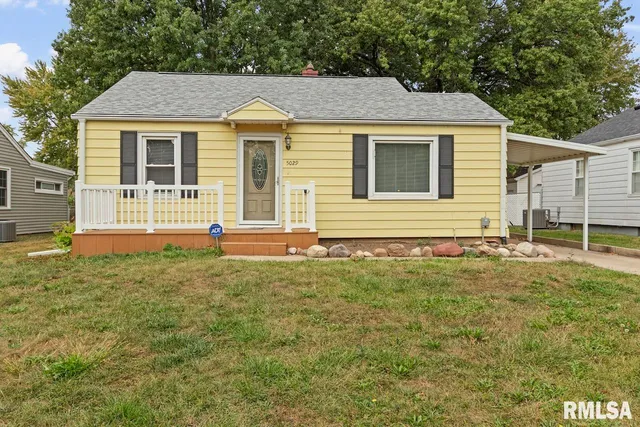 $1,600 | 5029 North Best Street, Peoria Heights, IL 61616