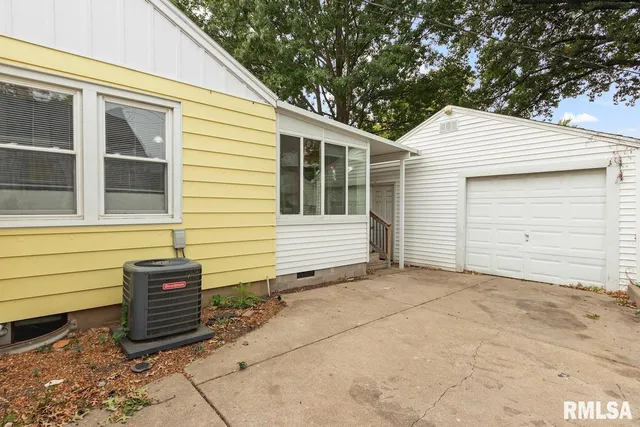 $1,600 | 5029 North Best Street, Peoria Heights, IL 61616