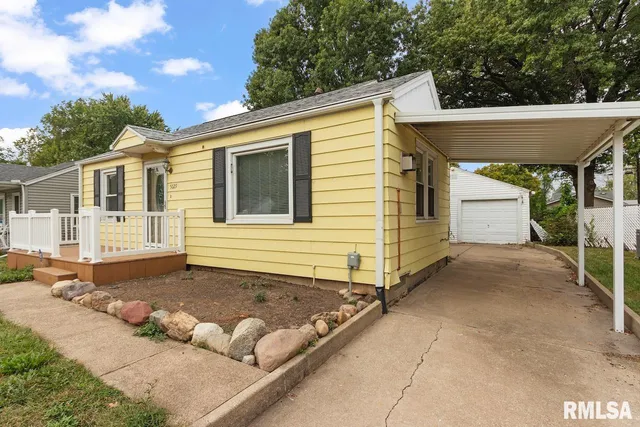 $1,600 | 5029 North Best Street, Peoria Heights, IL 61616