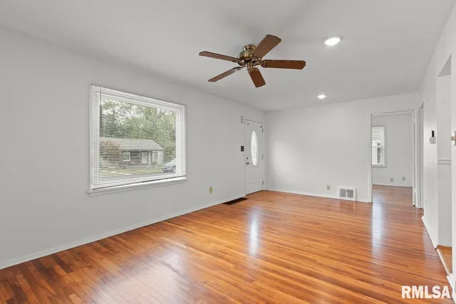 $1,600 | 5029 North Best Street, Peoria Heights, IL 61616