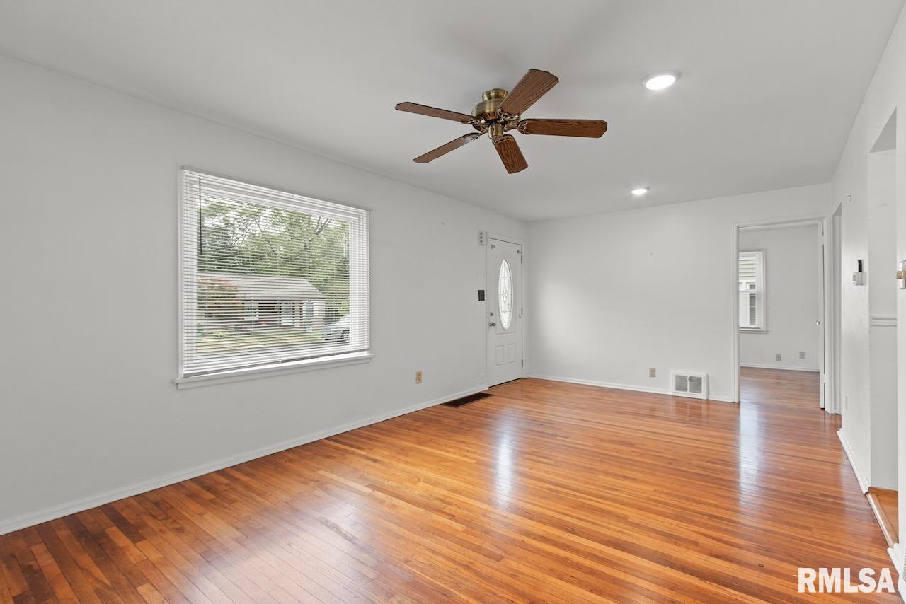 5029 North Best Street Peoria Heights, IL 61616 - Photo 9 of 31