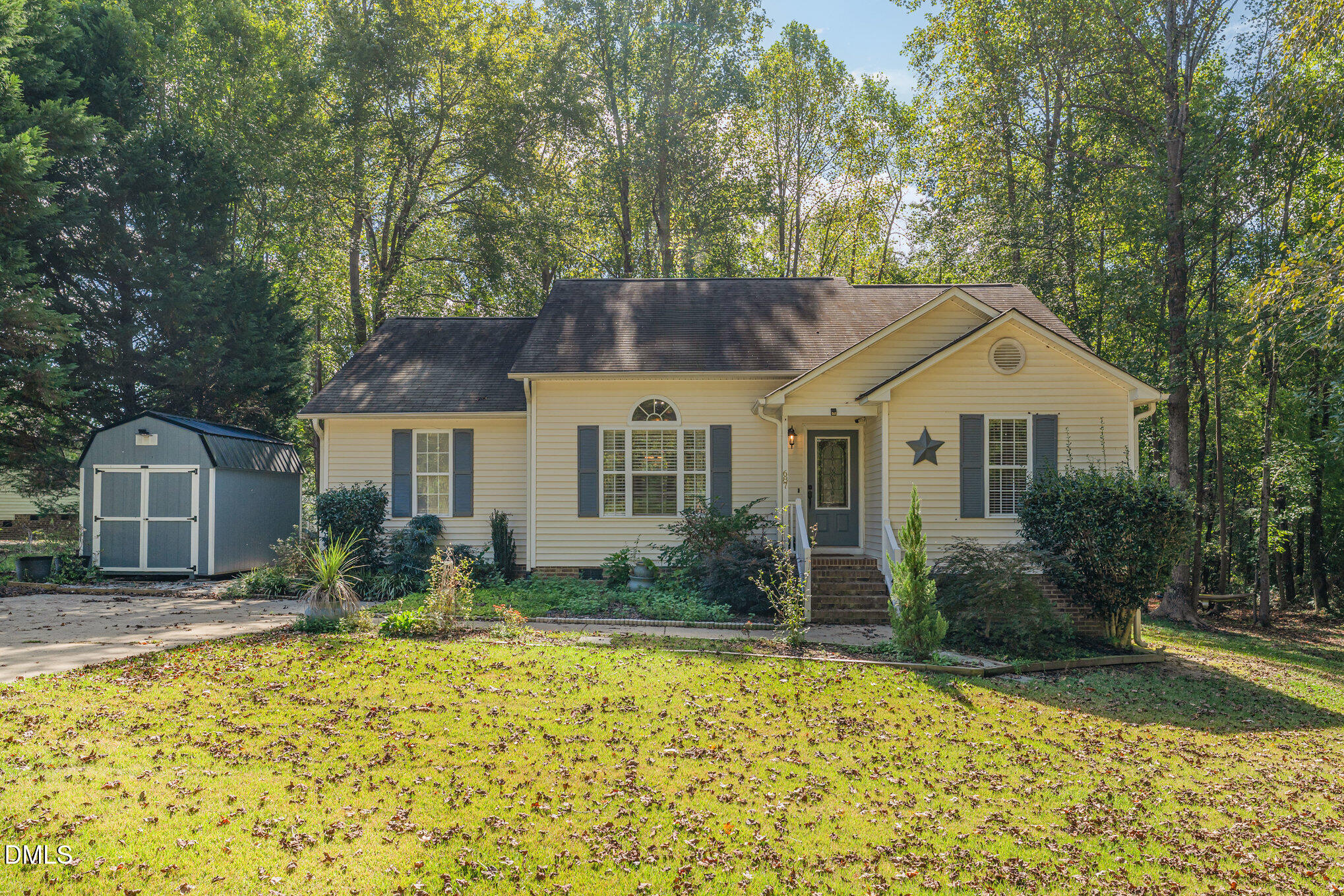 687 West Watson Road Benson, NC 27504 - Photo 2 of 25 002_dsc04493-edit_789