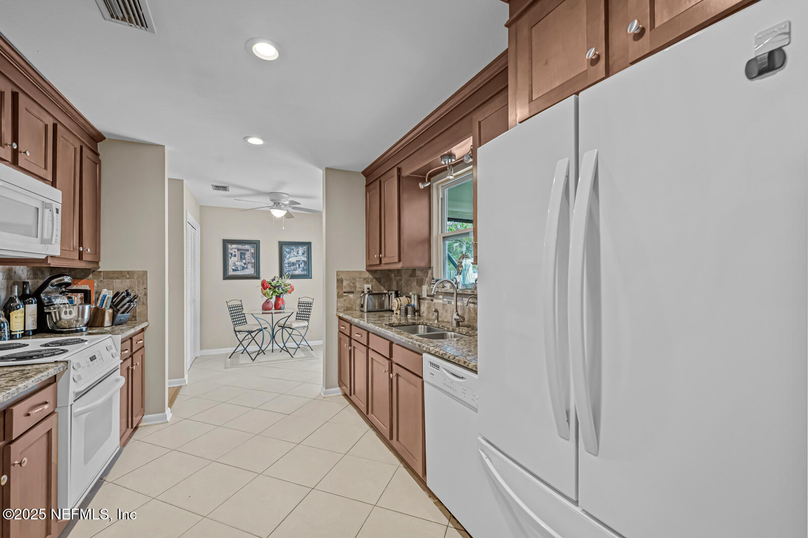 706 Montego Road East Jacksonville, FL 32216 - Photo 21 of 49 706 Montego Rd E_32216-17