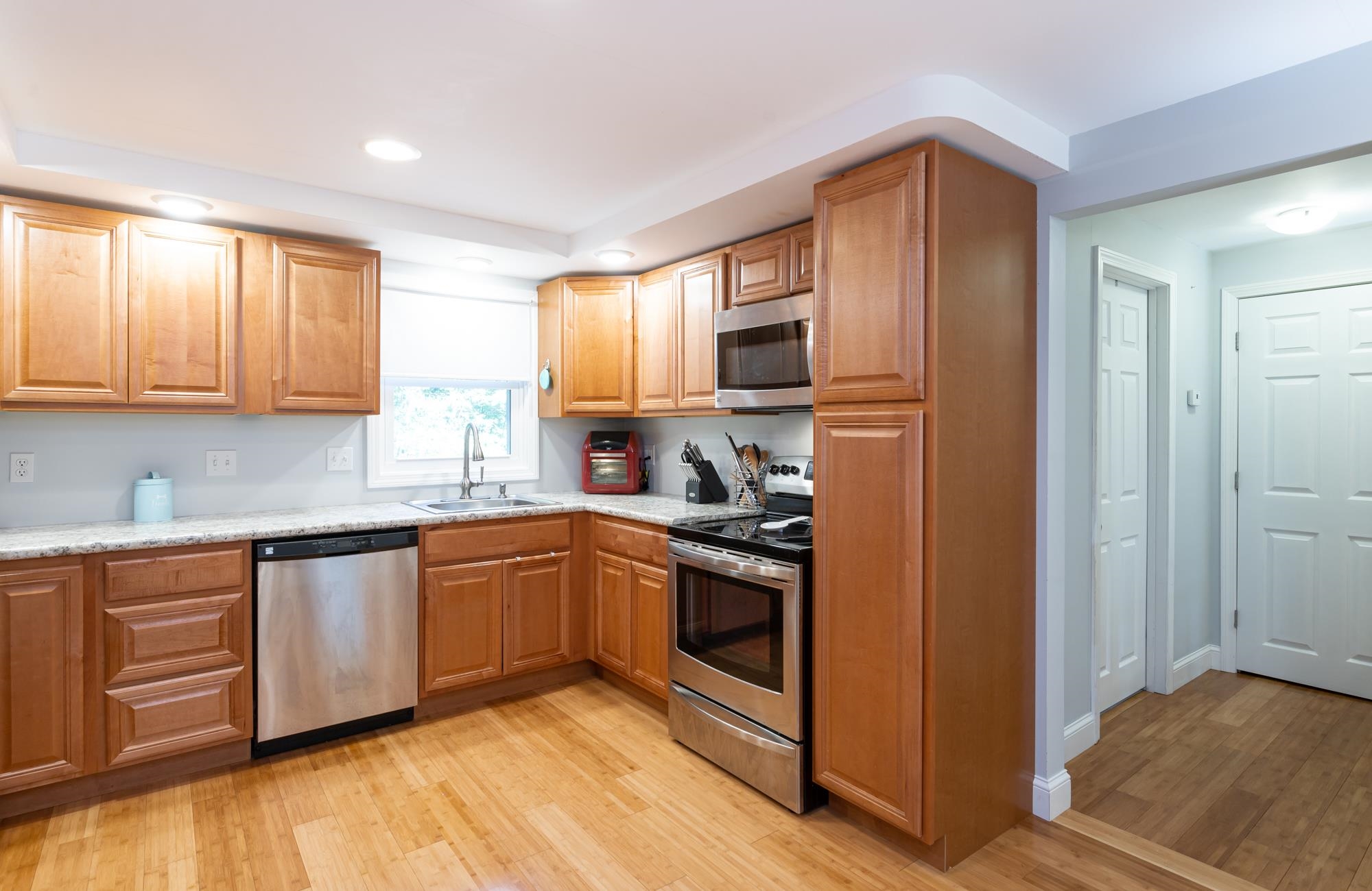 25 Stark Road Derry, NH 03038 - Photo 11 of 34