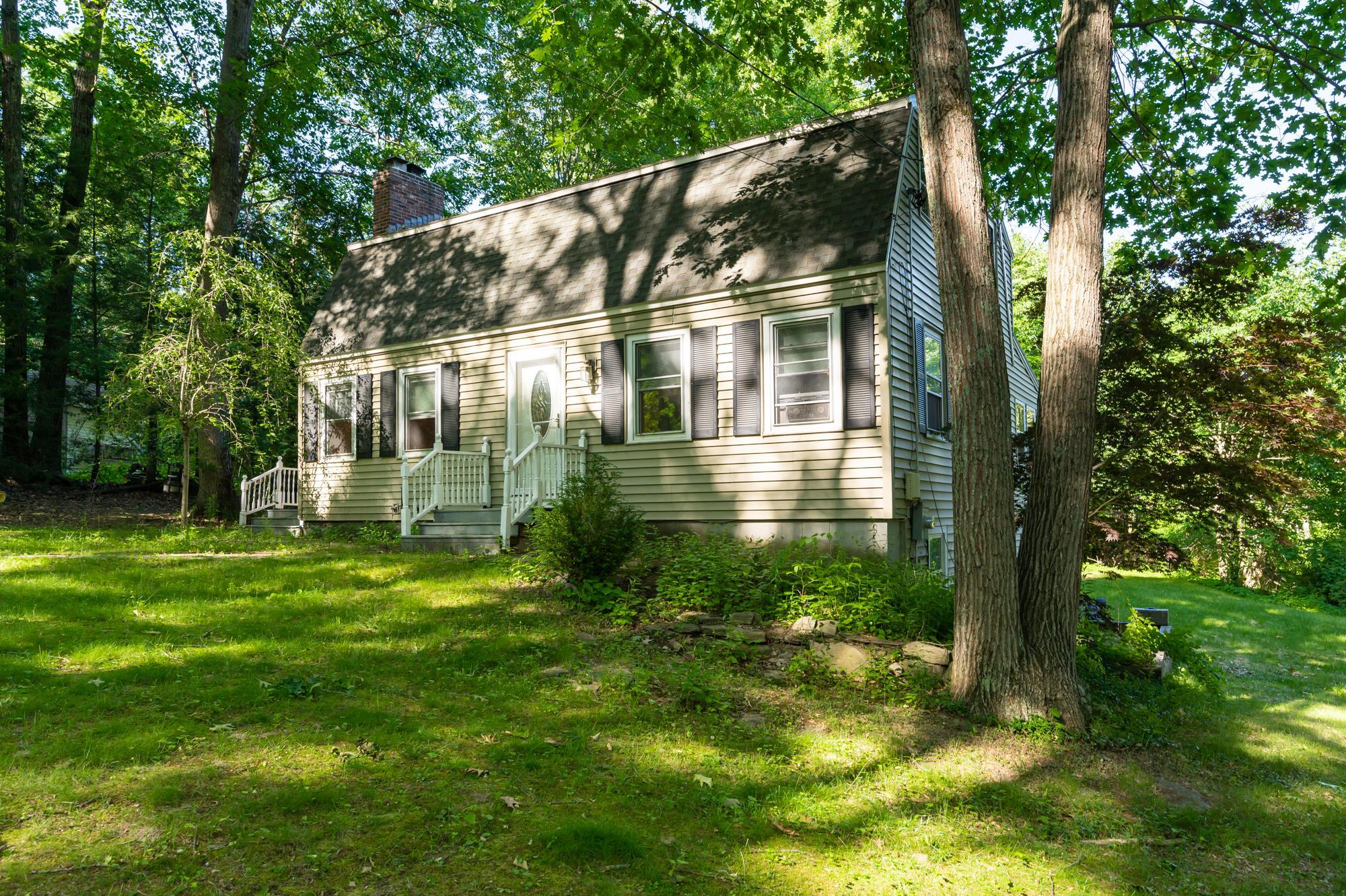 25 Stark Road Derry, NH 03038 - Photo 2 of 34