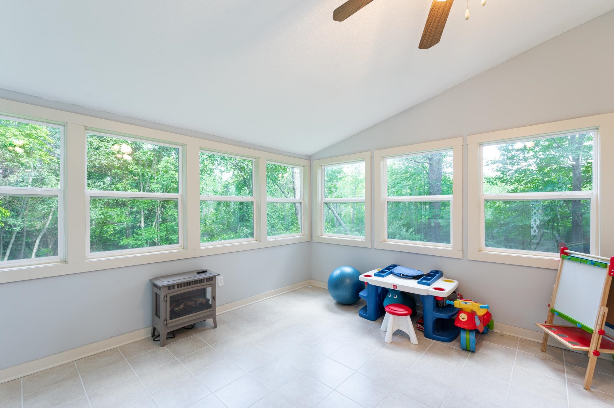25 Stark Road Derry, NH 03038 - Photo 21 of 34