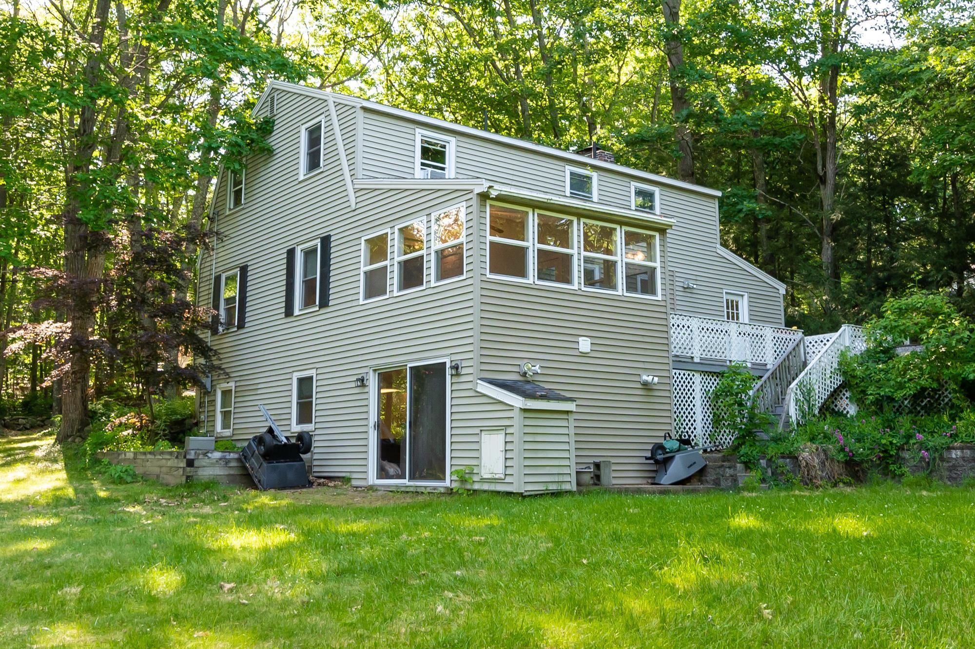 25 Stark Road Derry, NH 03038 - Photo 4 of 34