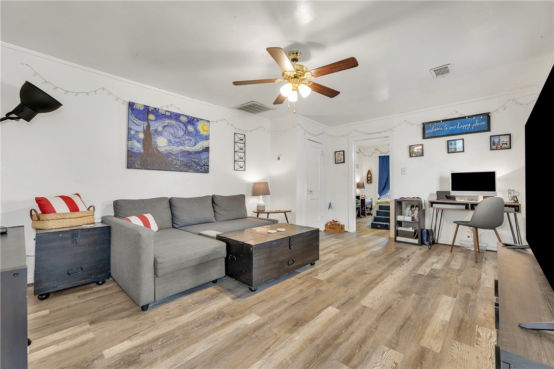 1319 Antone Street Bryan, TX 77803 - Photo 11 of 37