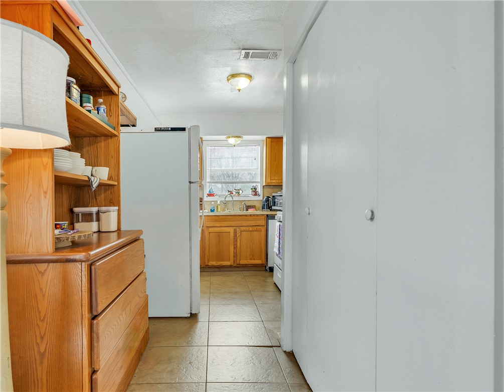 1319 Antone Street Bryan, TX 77803 - Photo 13 of 37