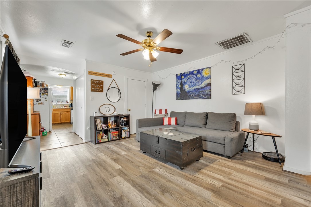 1319 Antone Street Bryan, TX 77803 - Photo 10 of 37