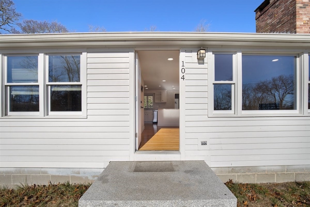 104 Finlay Road Orleans, MA 02653 - Photo 4 of 39 Gallery Image 4